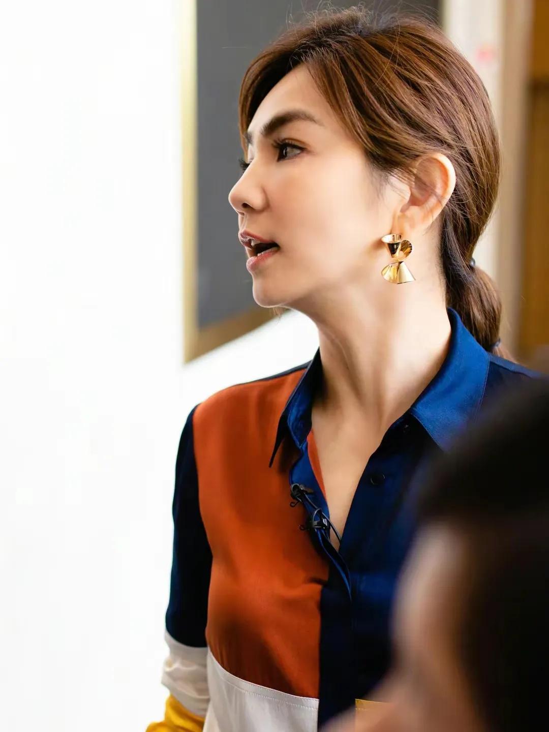 陈嘉桦ella乘风破浪歌曲恋人未满,浪姐陈嘉桦为什么能唱恋人未满