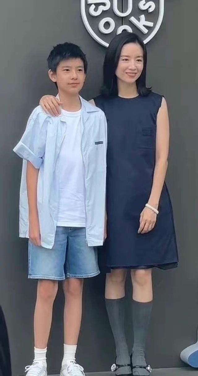 条件不符就别演“*妇情**”了,43岁董洁告诉你,什么是教科书式撩汉