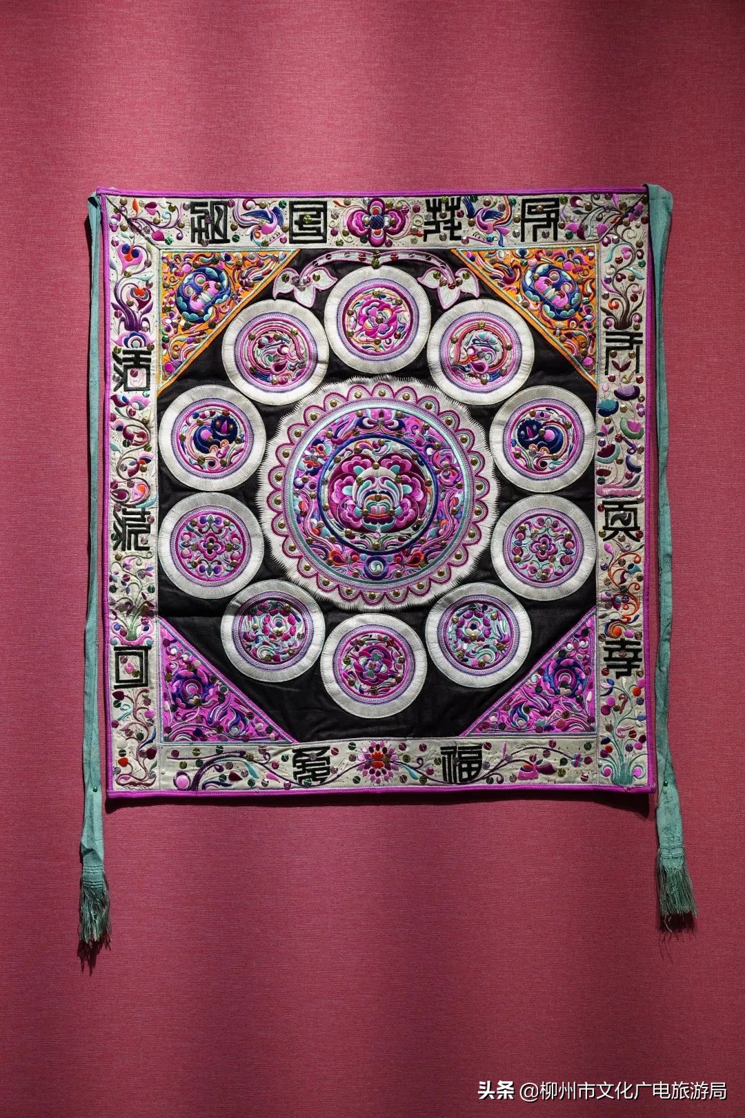 多彩童年的衣服真好看,儿童少数民族服饰