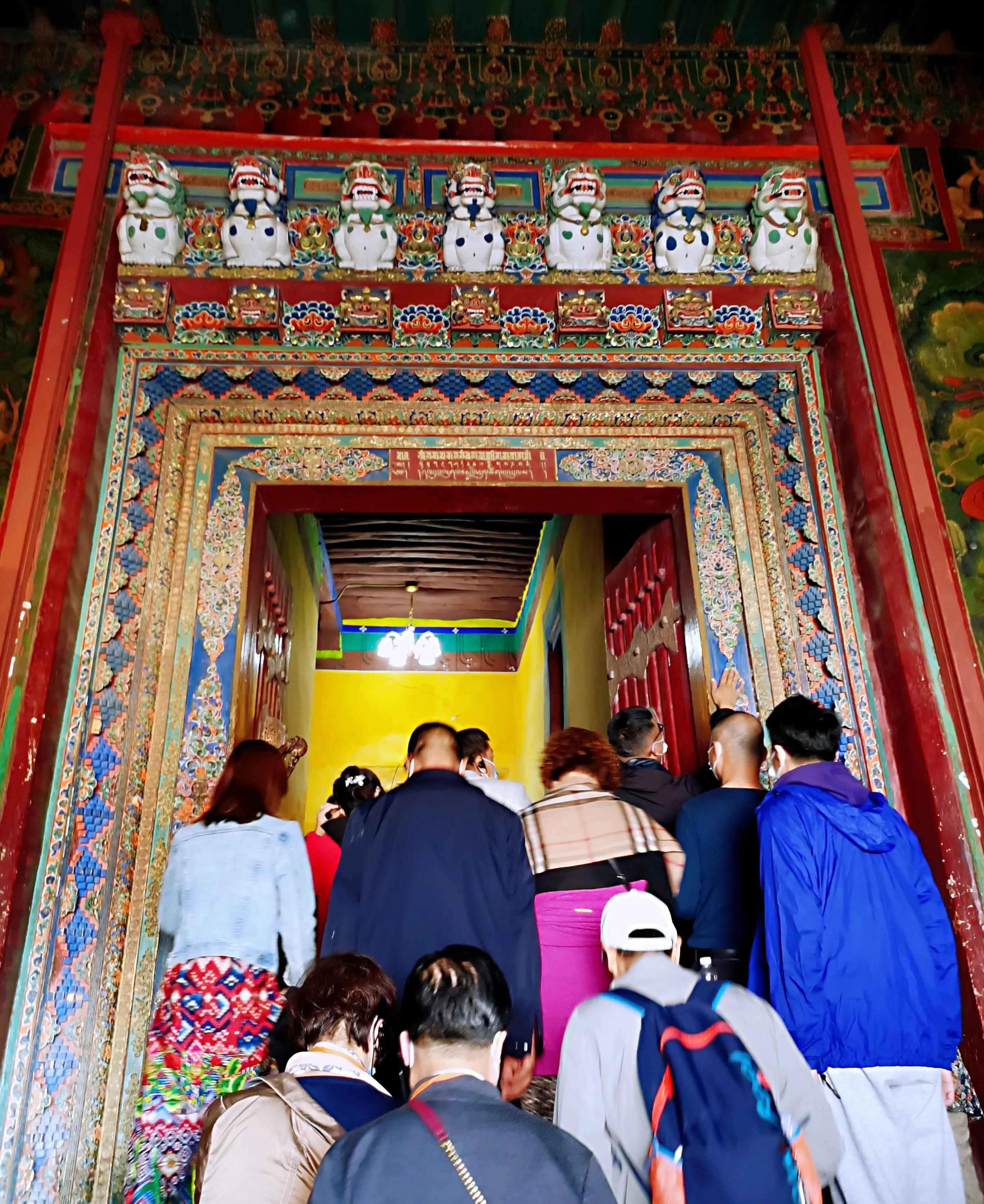 雪域圣城布达拉宫歌舞,美丽的雪域高原神奇的布达拉宫