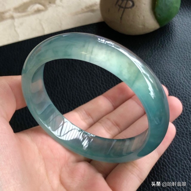 几百块就能买到冰种翡翠？殊不知成本才10几块，你中招了没有