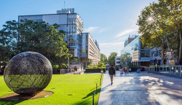 2022澳洲留学移民专业和条件,金笔佳文翻译为您介绍