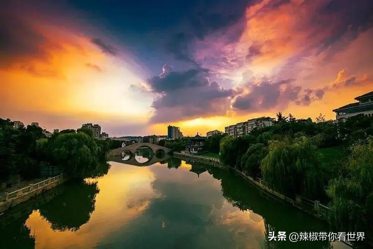 镇江一座美的让人吃醋的城市路牌,镇江一座美的让你吃醋的城市