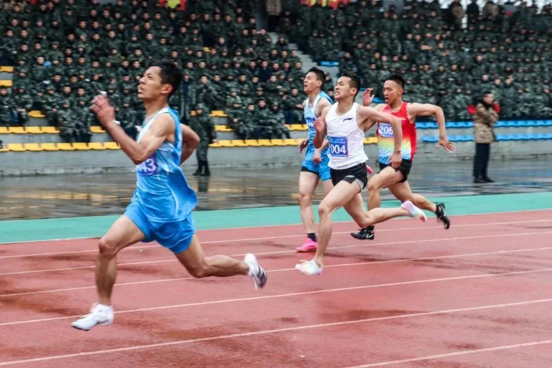 姝﹁瓒婇噹璐熼噸闀胯窇,姝﹁瓒婇噹杩愬姩