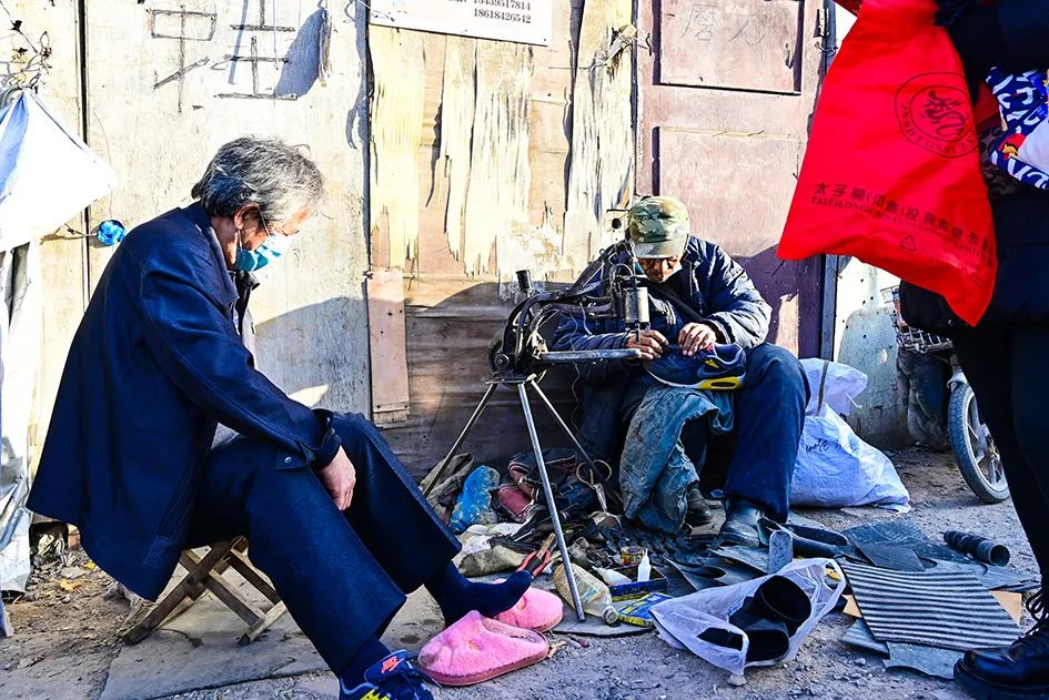 西山脚下的早市,闲逛最具人间烟火气的早市