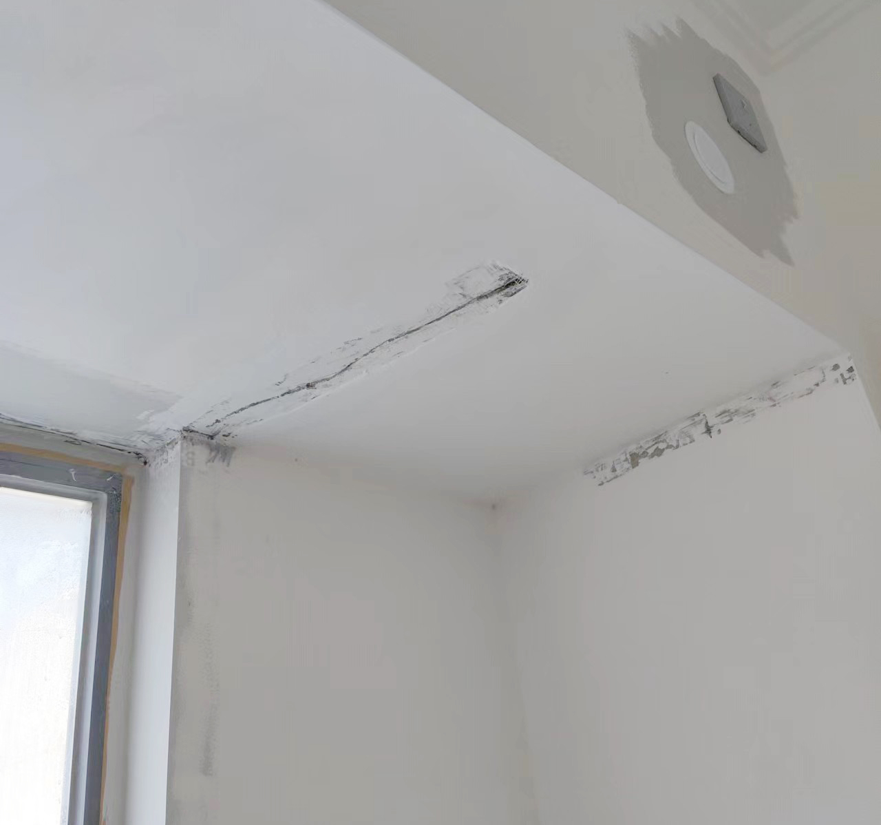 保护墙面怕脏用什么墙贴,硅藻泥的墙面脏了怎么处理