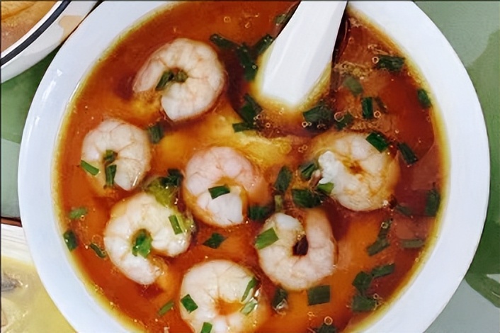 江苏女子在家照顾小洋人女儿，看到她做的4个菜，老公气得想揍人