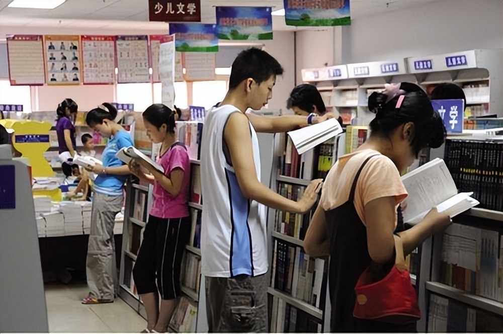 电商导致实体店生意萧条怎么办,新华书店在互联网下的发展前景