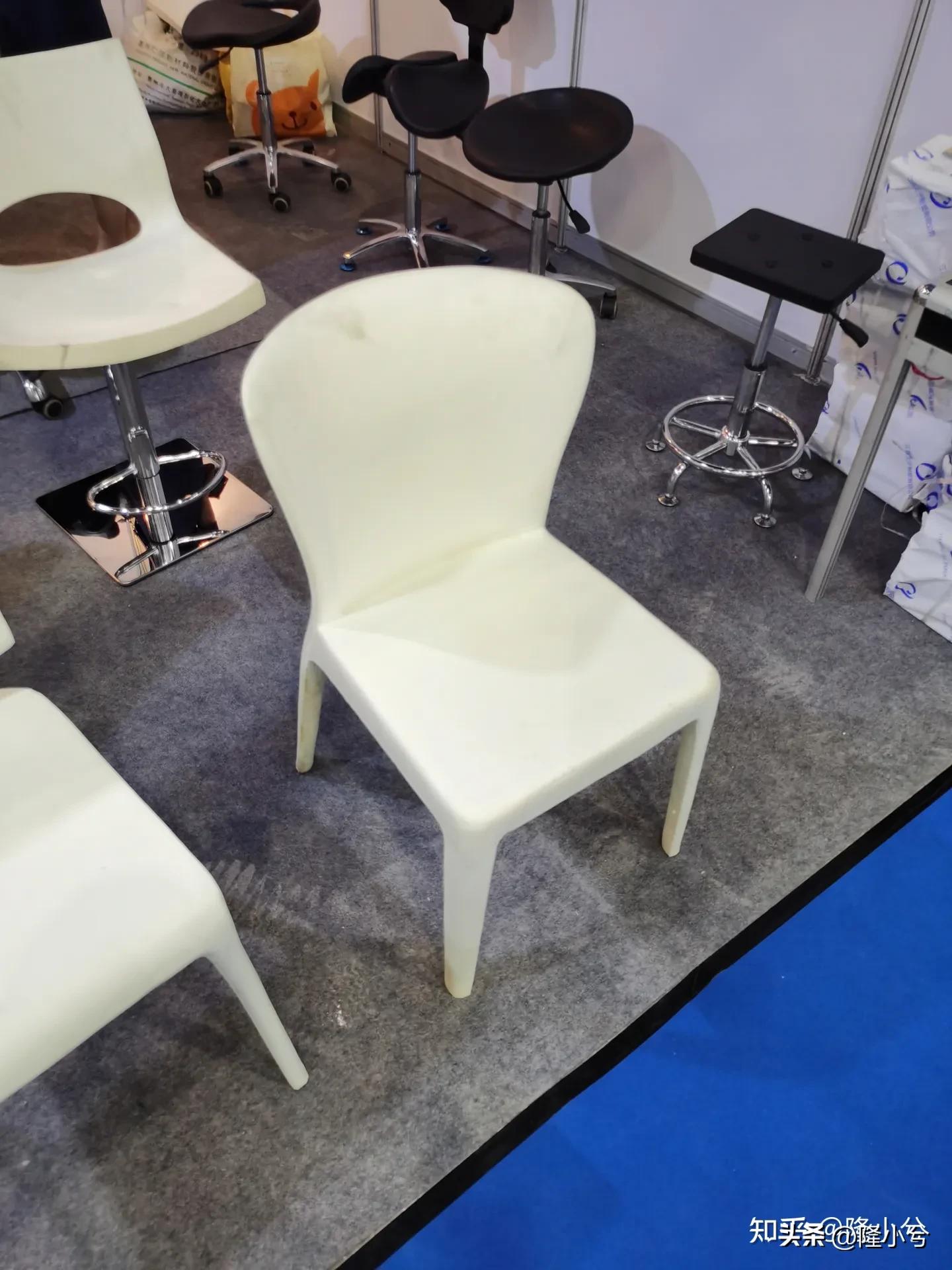 单人沙发舒适度推荐,适合人体舒适度的沙发