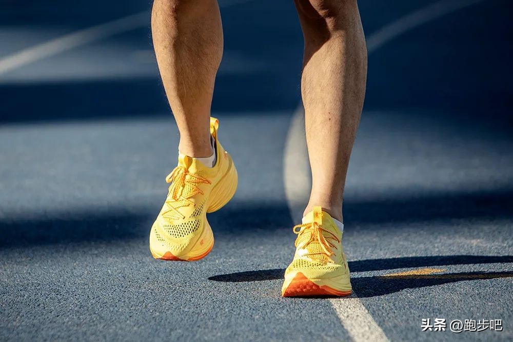 飞影pb3.0和飞影plaid有啥区别,中乔飞影pb3跑鞋