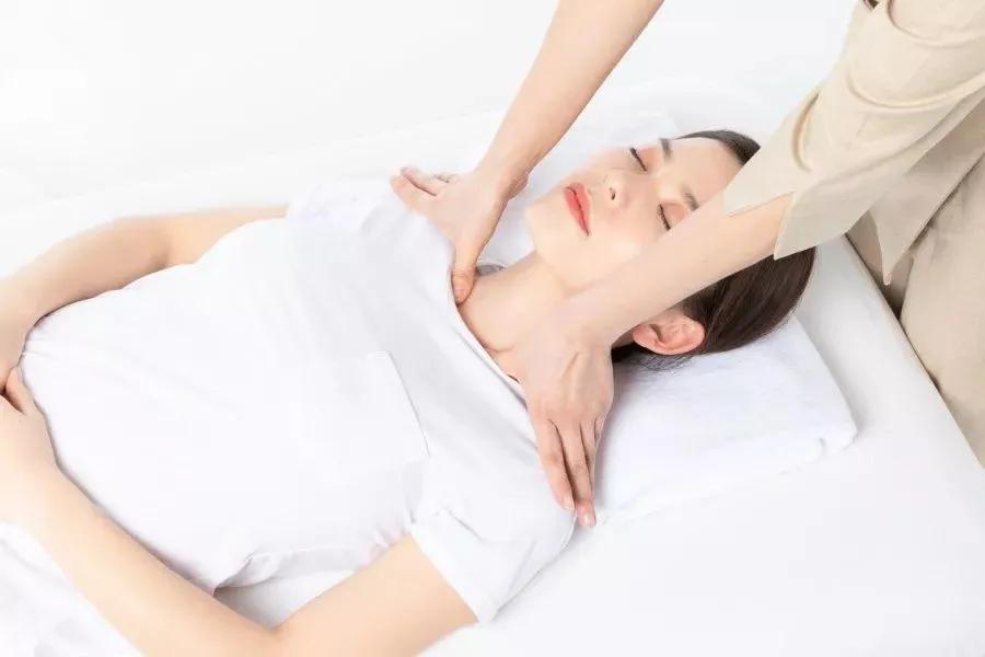 美容院是否值得加盟,值不值得去美容院保养皮肤