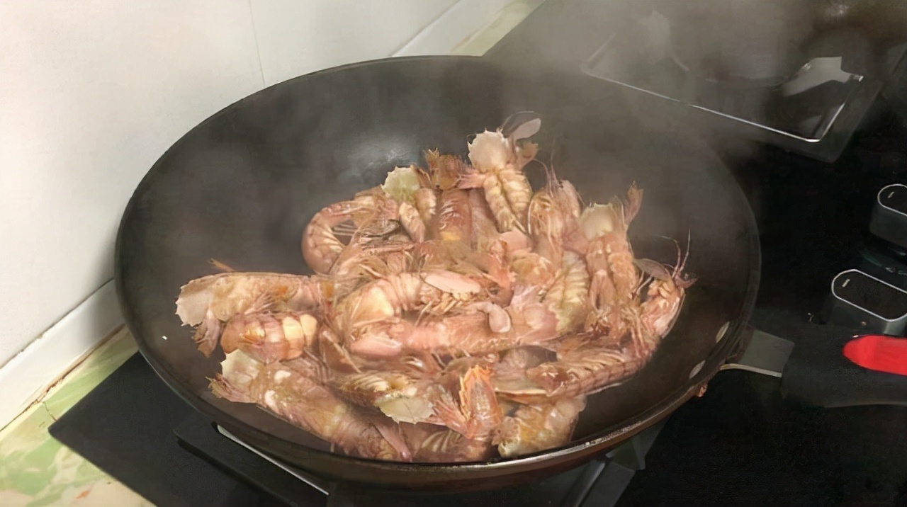 皮皮虾冷水下锅还是热水下锅,皮皮虾冷水下还是热水下