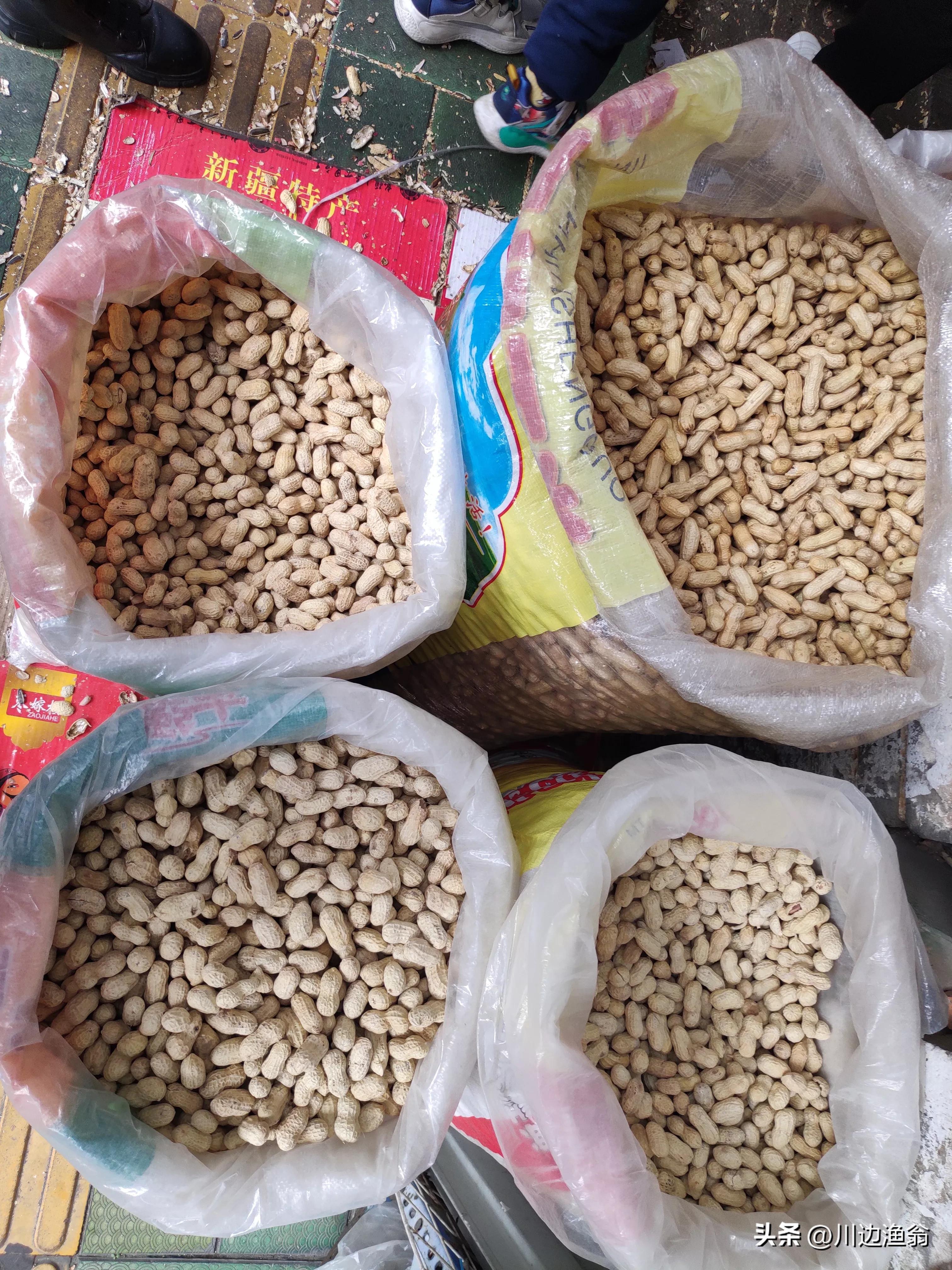 过年商品批发最火热的地方——南宁交易场，年味十足