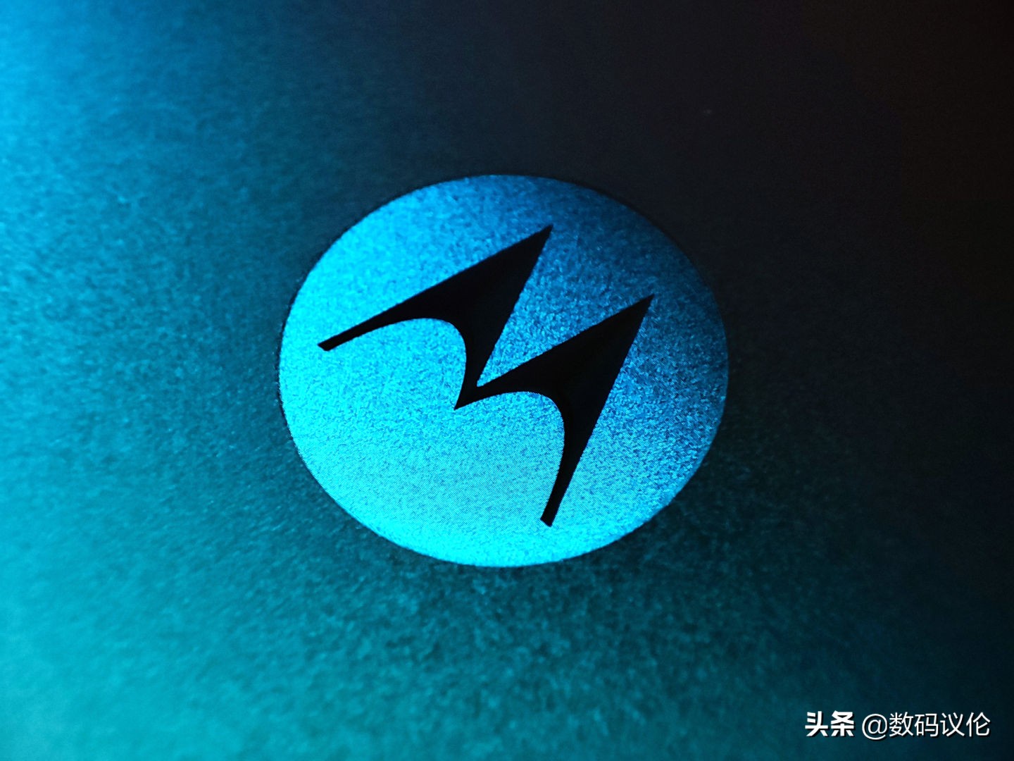 摩托罗拉motoedgex30骁龙8,摩托罗拉motoedgex30优缺点