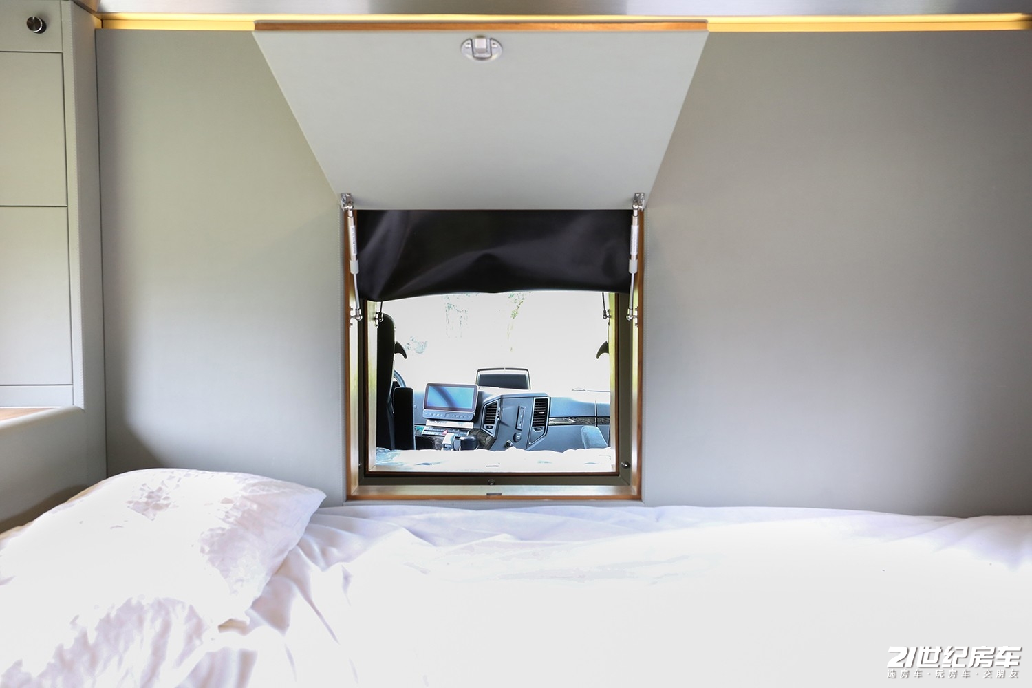 奔驰四驱c型顶级豪华房车,奔驰arocs升顶越野房车