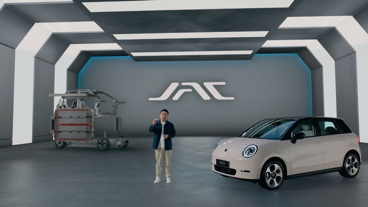 售价8.99万元起钇为3全球上市重新定义纯电*级A**车