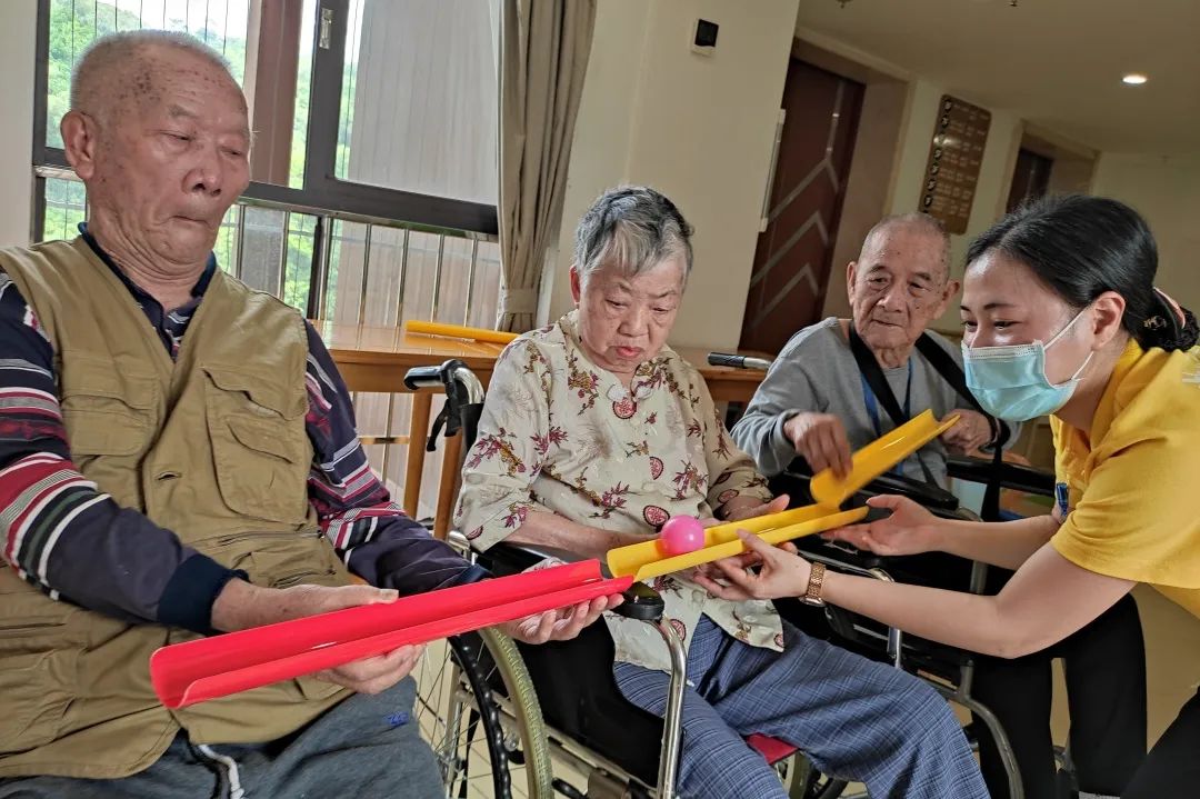 【专题丨社交康乐小组】广州榕悦·越秀公园：有你相伴，共享夕阳