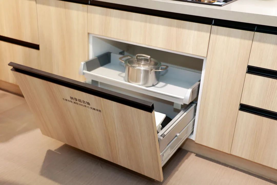 鏃ラ棬寤烘潗鏋佺畝涓讳箟,鏃ラ棬绛戝鍏ㄥ眿灞曞巺