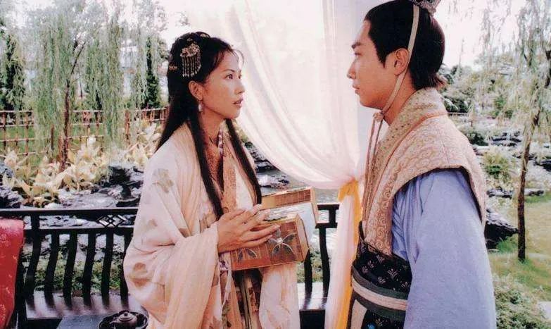 十首最美爱情诗词,最经典的十句爱情诗词