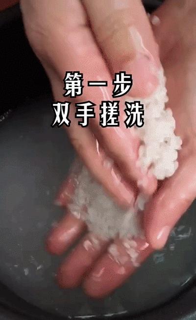 怎样煮米饭可以让米饭变得松软,怎样用电饭锅煮出松软香甜的米饭