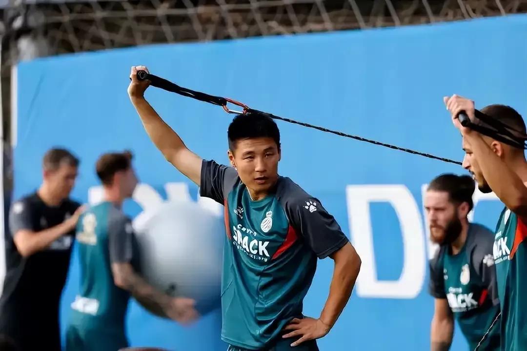 刘若钒梅西式进球,西甲加的斯邀刘若钒加盟