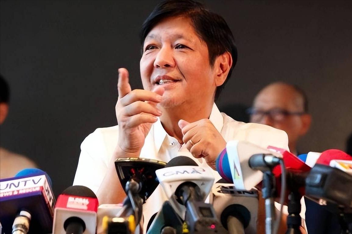 世纪巨贪马科斯,独裁统治20年,狂贪数百亿美元家中黄金成吨