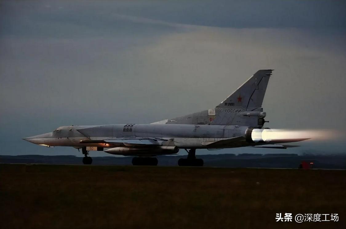 图22超音速轰炸机,图22轰炸机和轰六