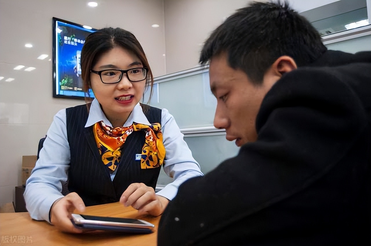 10万存农村信用社银行3年能得多少,存钱存农村信用社还是农业银行好