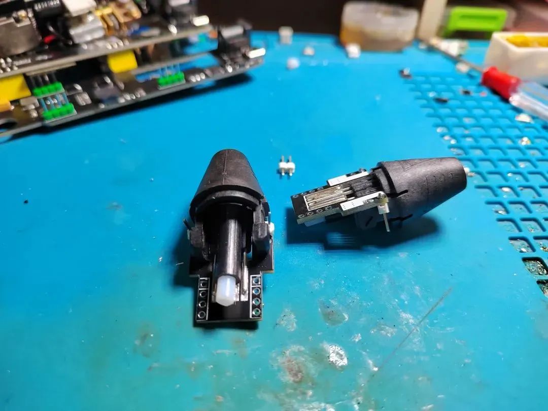 用3d打印笔自制一把98k模型,用3d打印笔自制鱿鱼面具