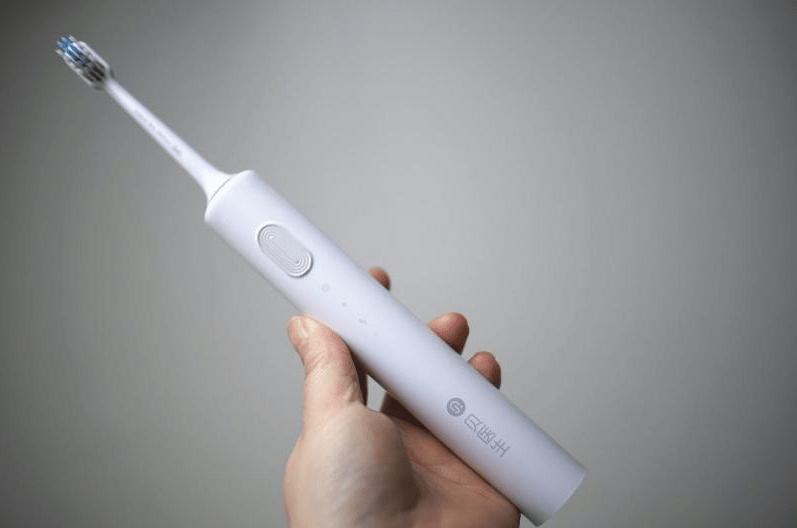 usmile电动牙刷y1和y1s哪个型号好,usmile电动牙刷和小米t700哪个好