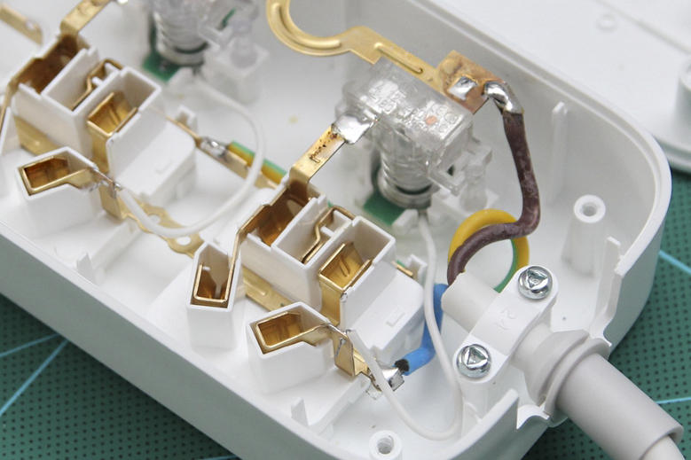 aigo前面板拆解,aigo65w插线板