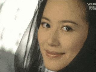 她也翻车了？？明明那么美，却被造型毁到没眼看，她这是怎么了？