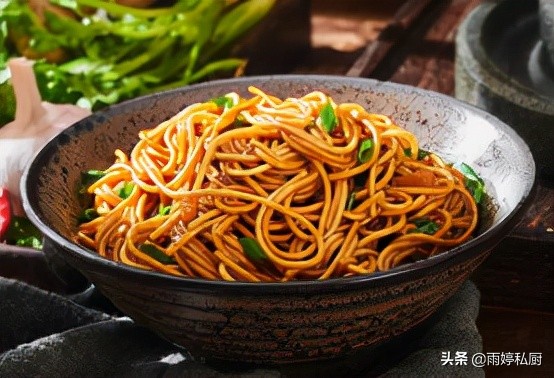 这3种方便面筋道爽滑太好吃了,方便面哪一种比较好吃一点