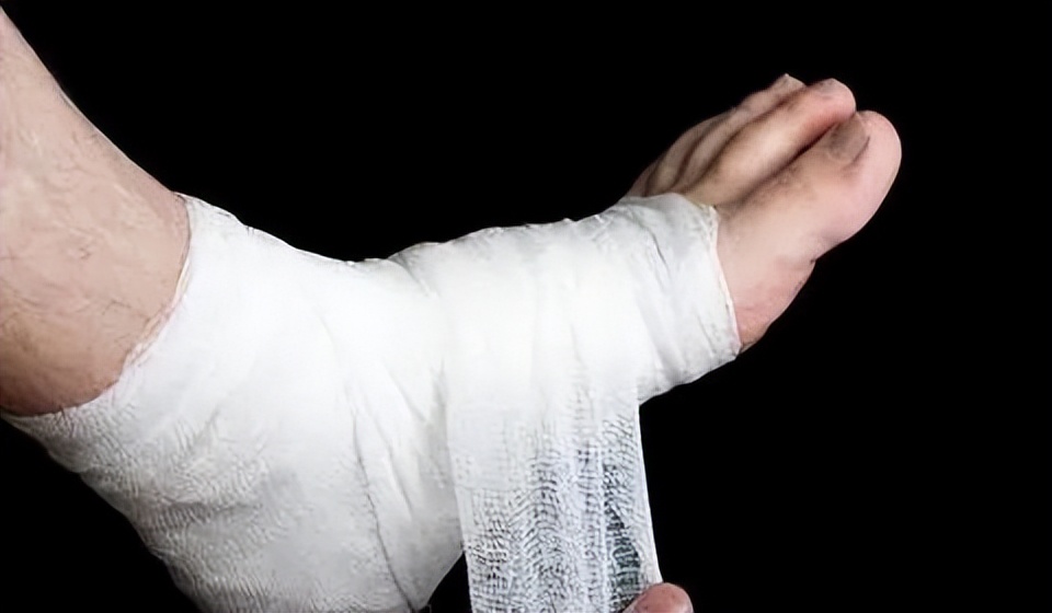 骨折内固定会导致内翻受限吗,骨折外固定容易感染吗