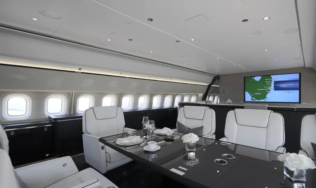花五亿买了私人飞机后，名人都用它干什么了？