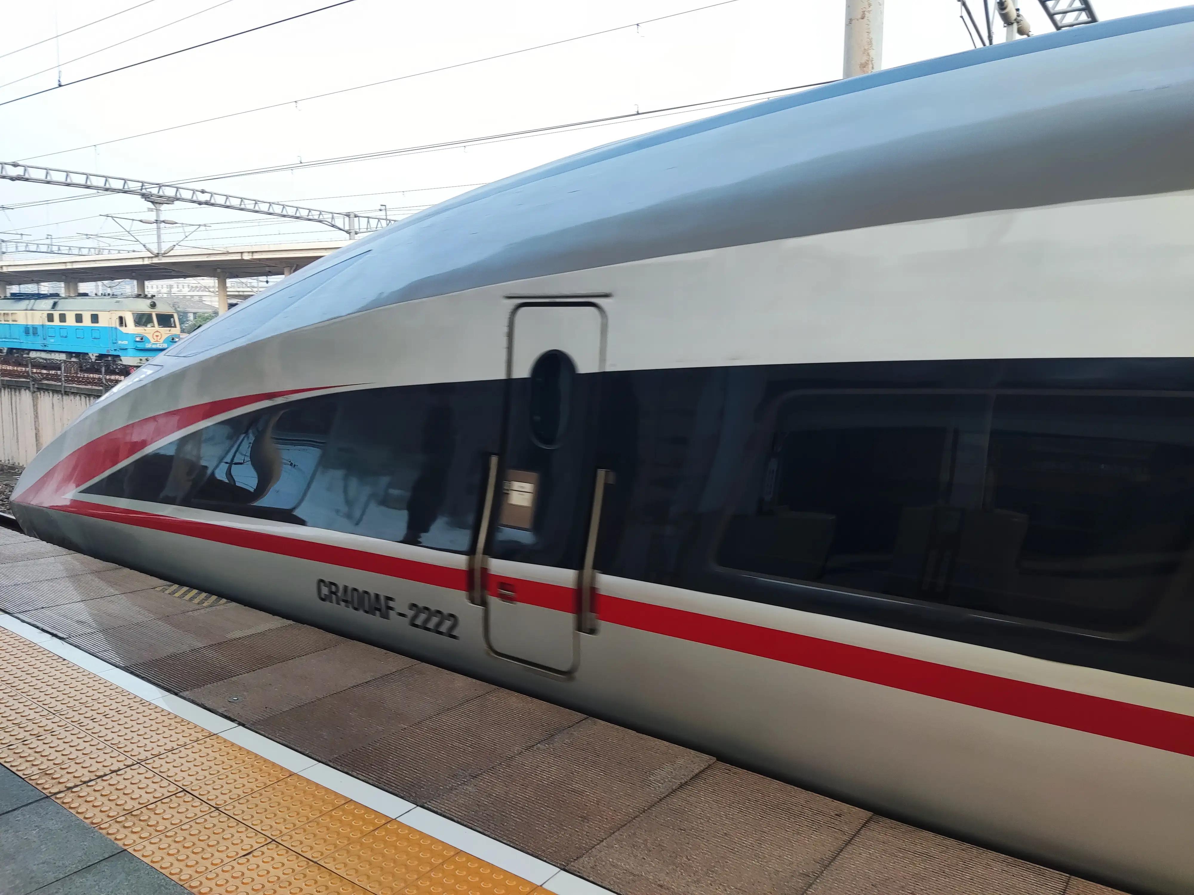 坐长途火车游中国,坐着火车旅行中国