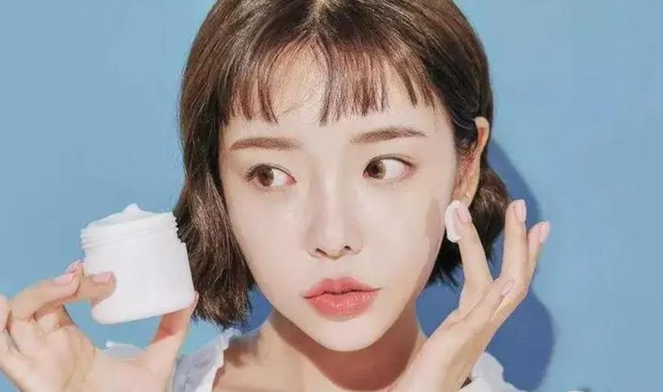 乳液和面霜区别是什么,乳液和面霜的区别大吗