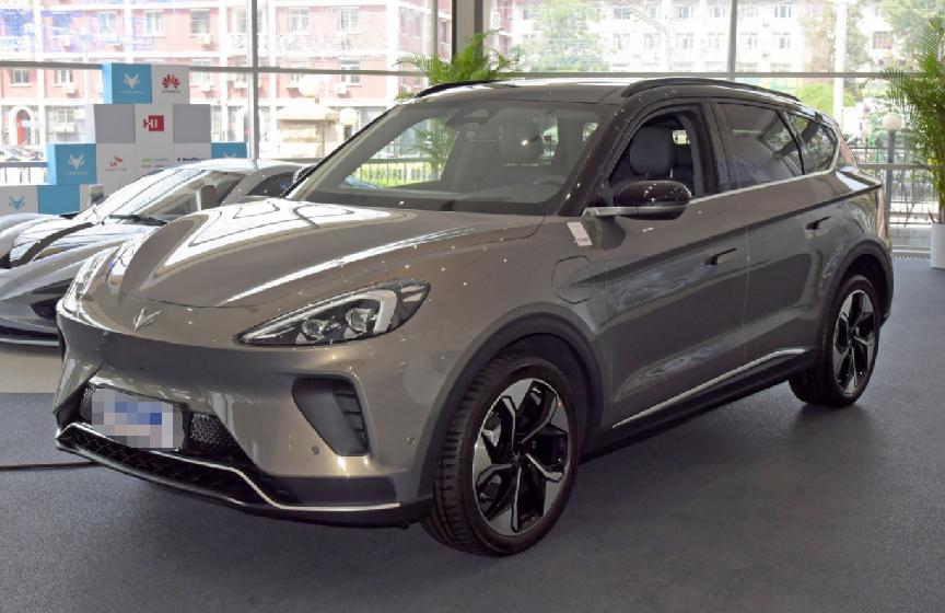 同为20W+纯电车，极狐这款车空间比天际ME7更宽敞，续航还更强