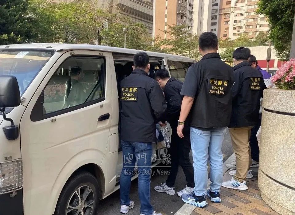 帮人转账25万取保候审,大学生转账20万元