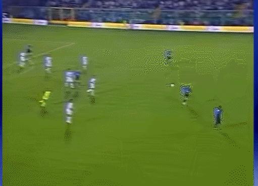 绿茵信仰哈兰德和吉鲁,吉鲁是高中锋吗