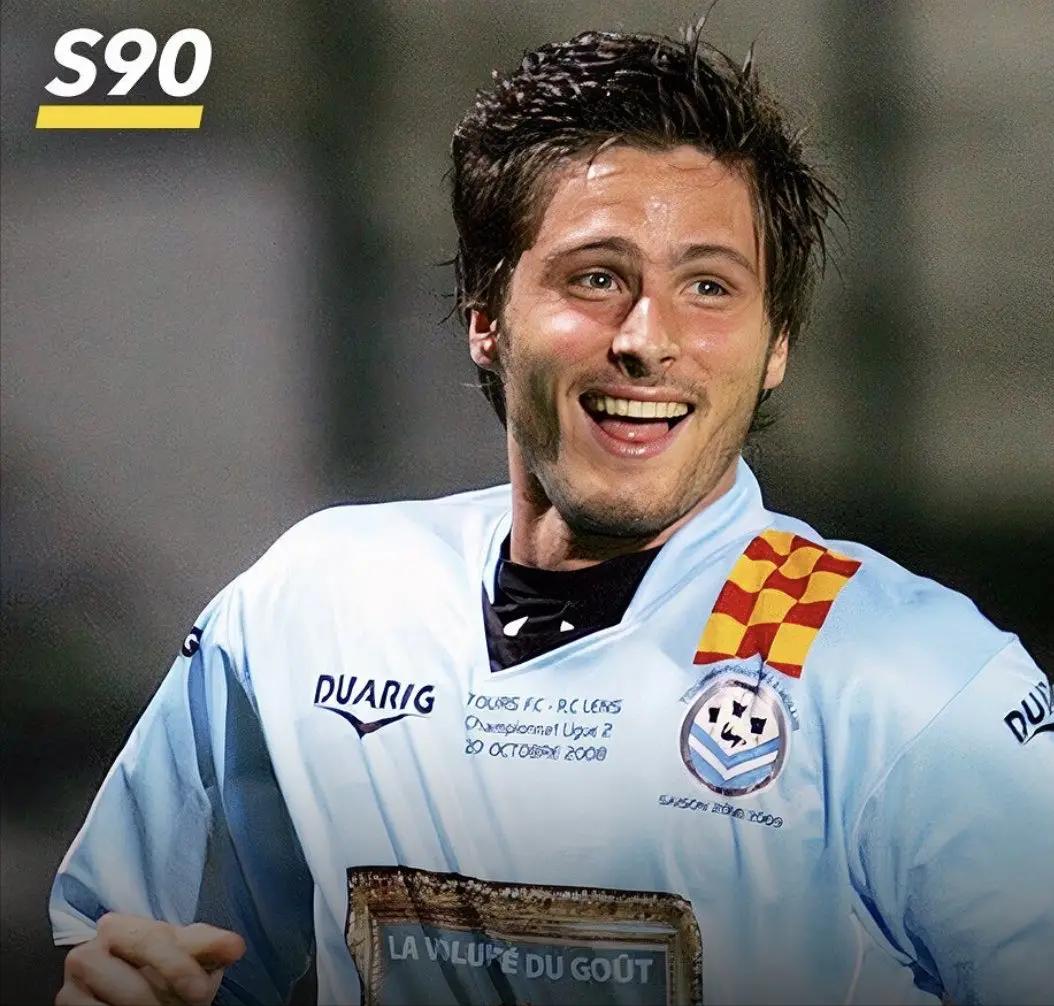 法国吉鲁替补出场,吉鲁个人资料简介