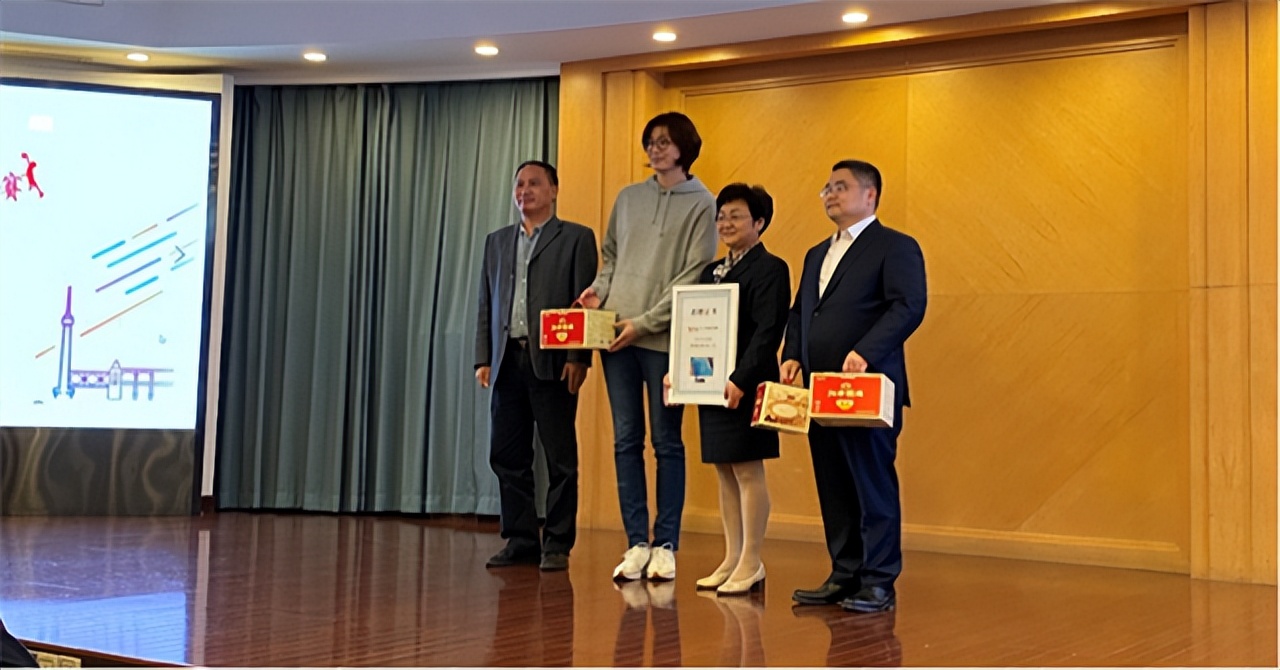 姚明叶莉个人简介,姚明和老婆叶莉高清视频