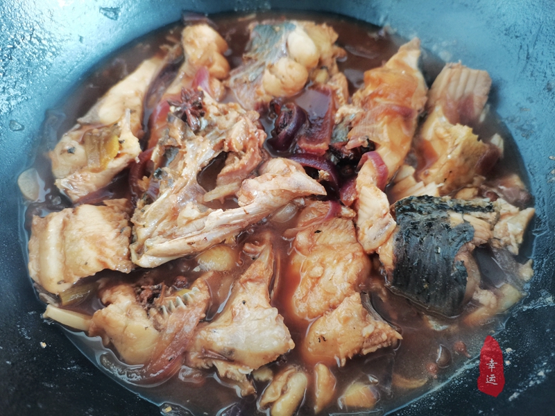 草鱼这样吃才过瘾教你秘制做法,草鱼这样做鲜嫩又多汁特别下饭