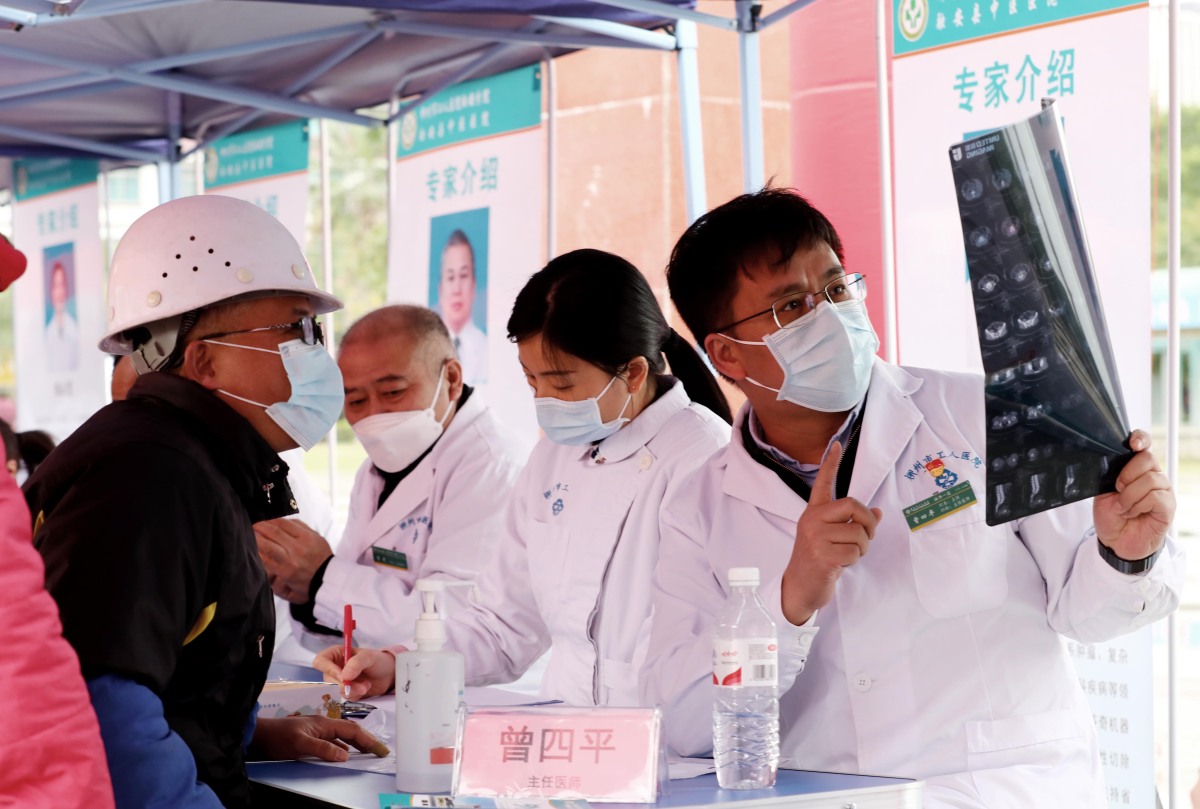 医学信息工程专业适合女生学习吗,女生考成人大学应该学习什么专业