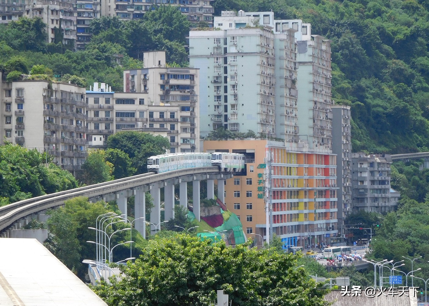 重庆轨道交通15号线两江影视城站,重庆目前开通的轨道交通线路