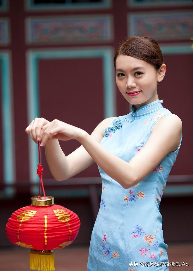 夏天的旗袍领子大了怎么收,立领旗袍脖子热怎么办