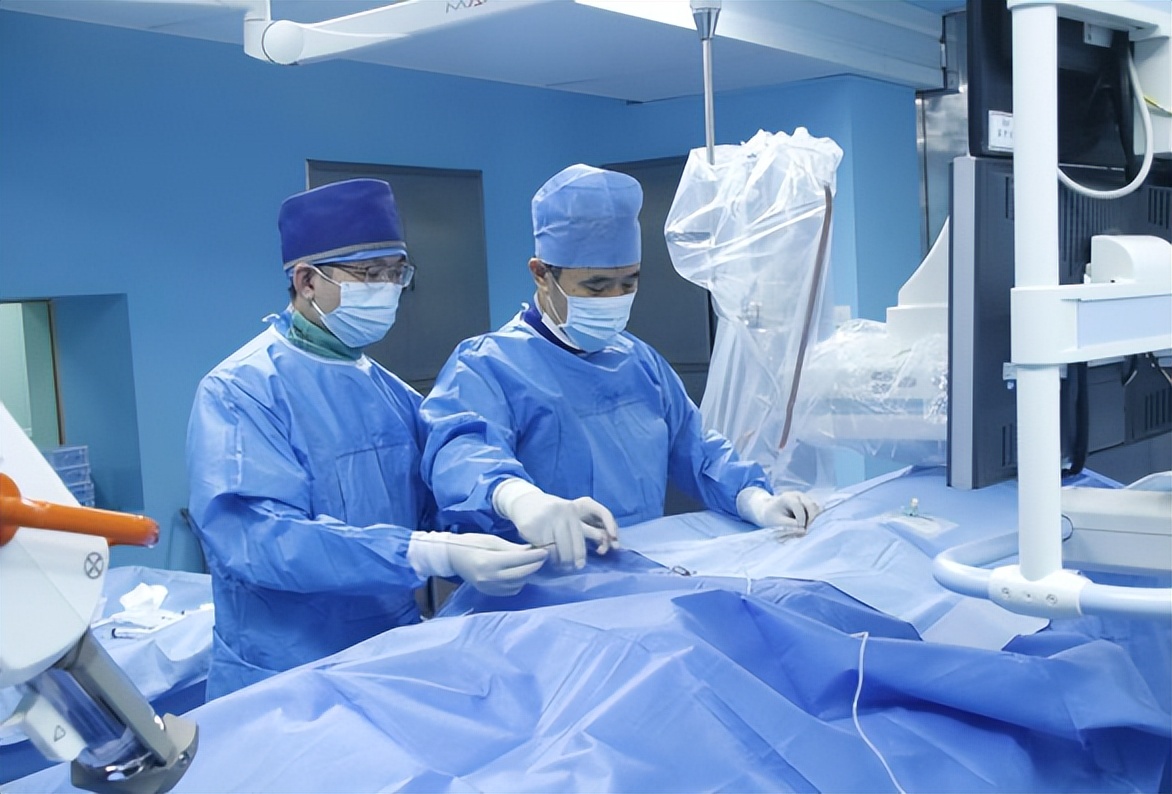 72岁老汉肺癌晚期,86岁老人肺癌晚期