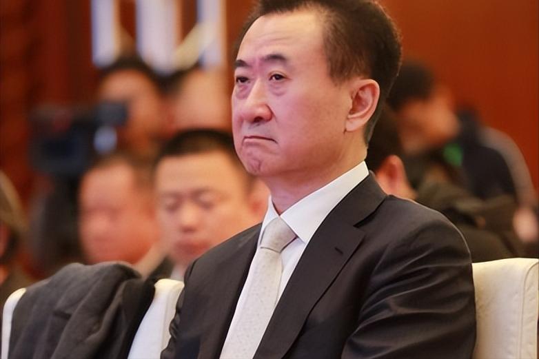 王健林怎么从负债4200亿翻身的,王健林如何从4000亿负债翻身