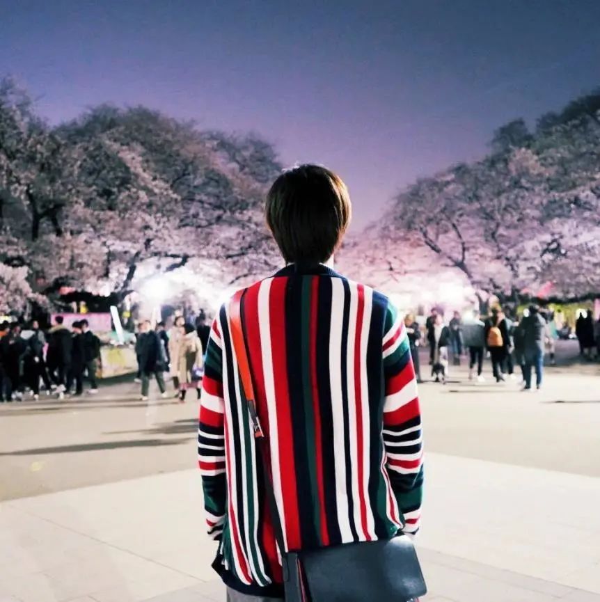 独家专访|世界上的另一个月下