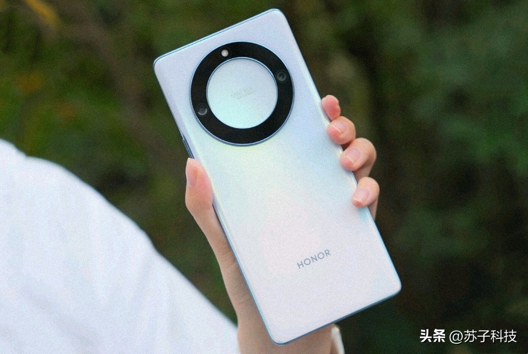 曲面屏最值得入手的一款两千左右,千元电脑显示器推荐曲面屏